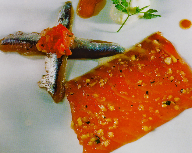 Anchoas, salmón y marinados